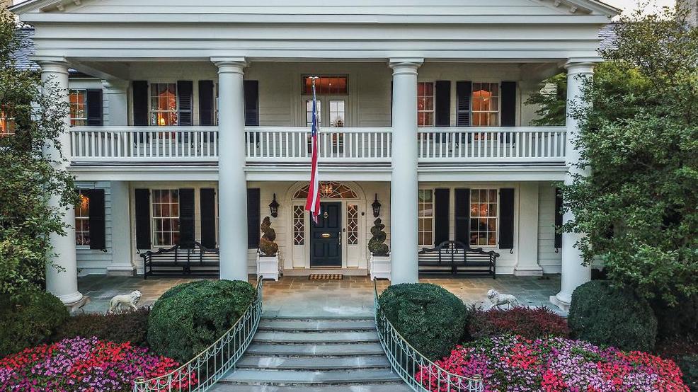 Indian Hill's 'Four Winds' Is an 1850s Mansion With Nearly Everything