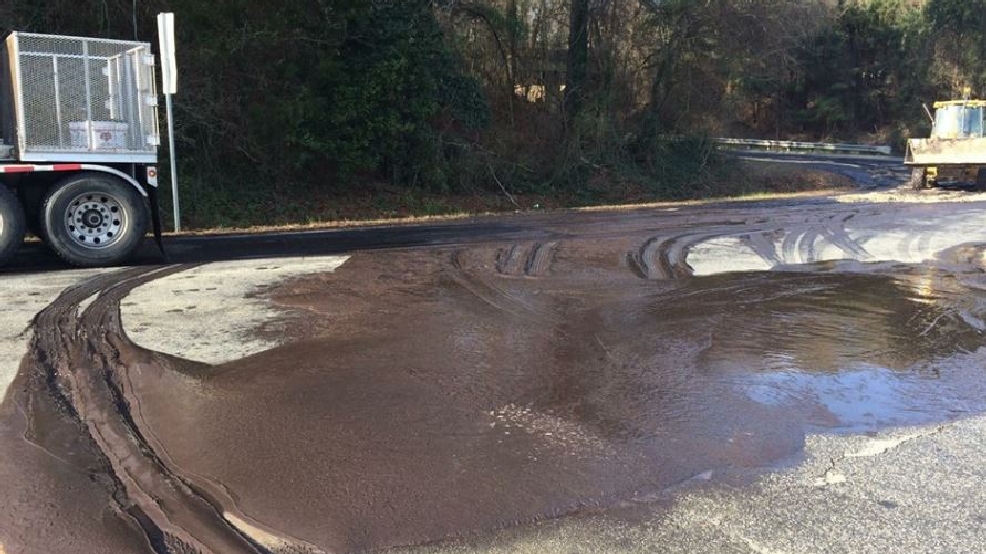 Asphalt cement spill causes road closure in Bolingbroke | WGXA