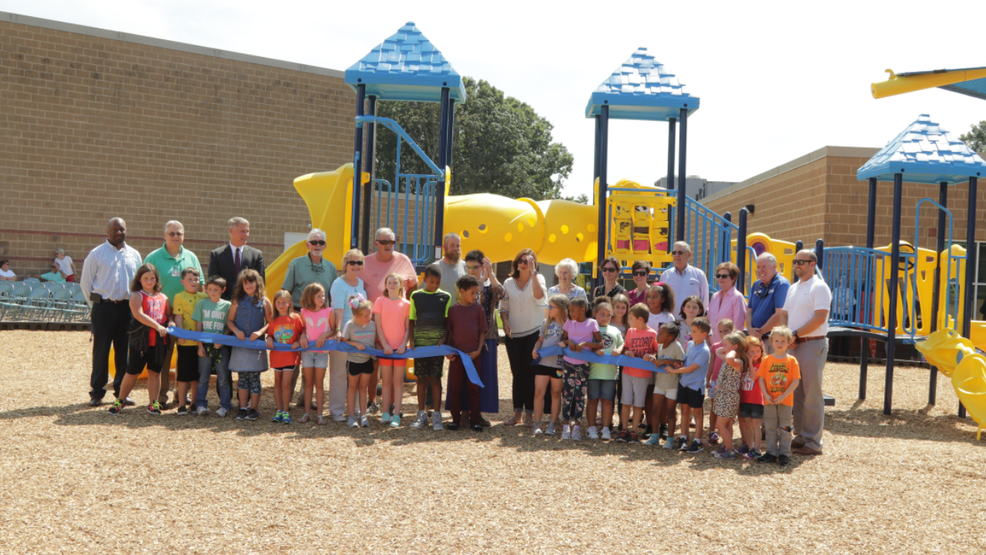 Gretna Elementary School holds ribbon cutting for new playground WSET