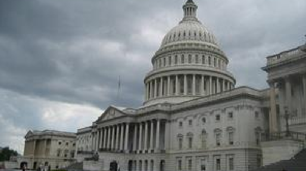capitolbuilding-ominous-flickr-cometstarmoon_296.jpg