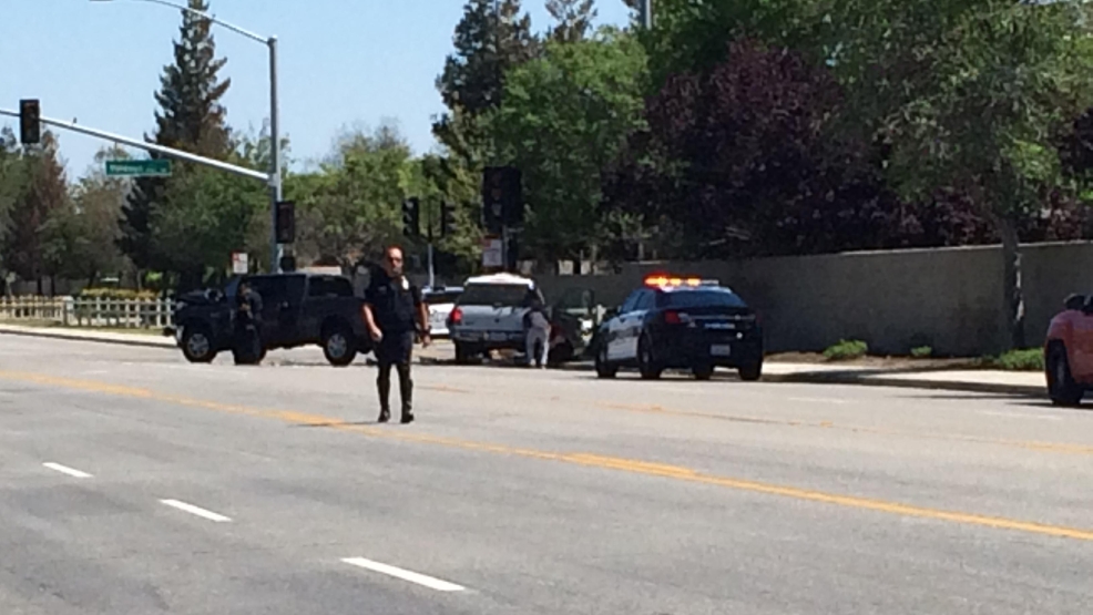 One man dead after northwest Bakersfield crash KBAK