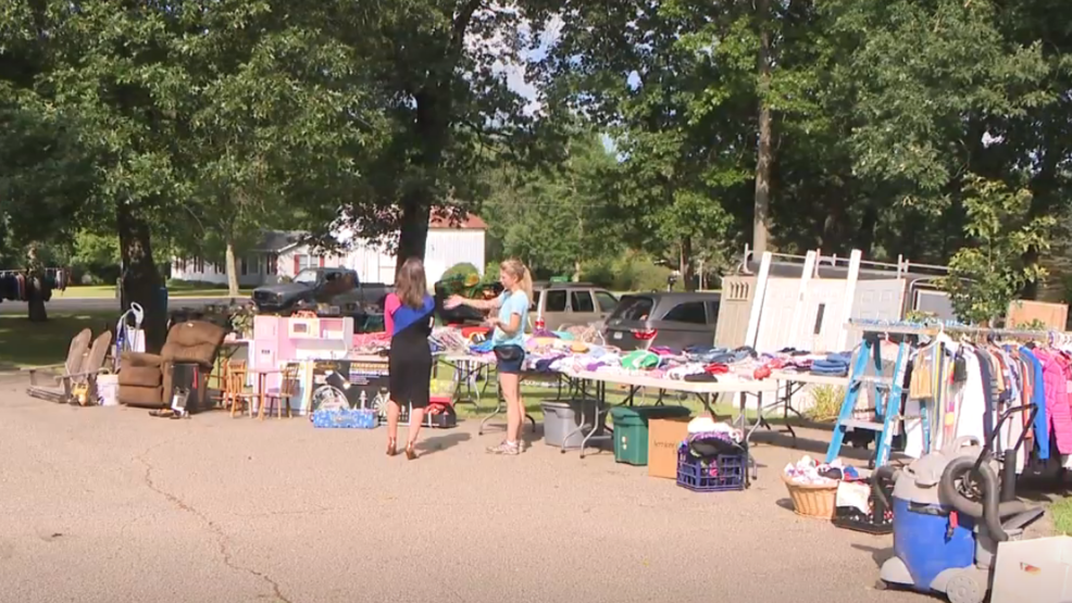 Increased Traffic At Michigan S Longest Garage Sale Creates Safety