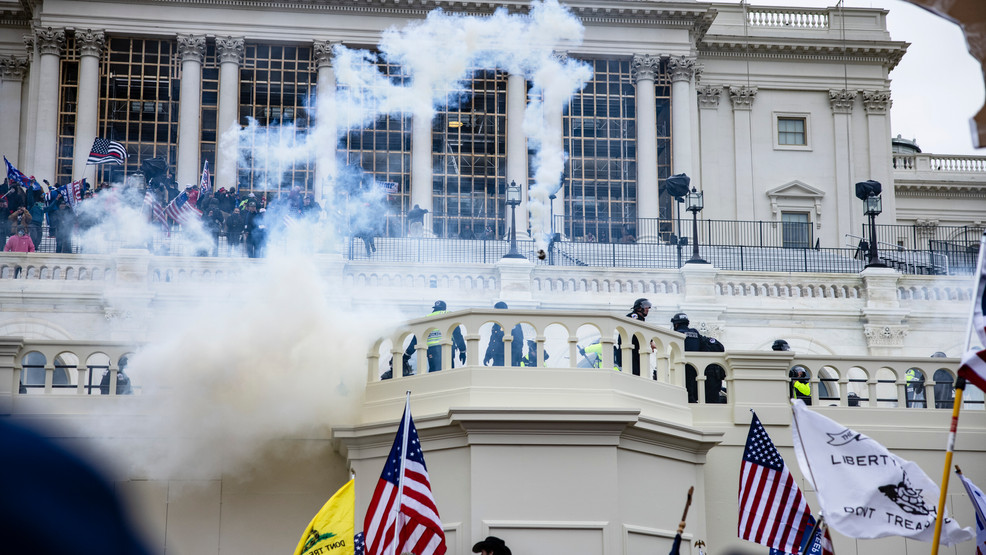 Media captures unprecedented storming of U.S. Capitol WCHS