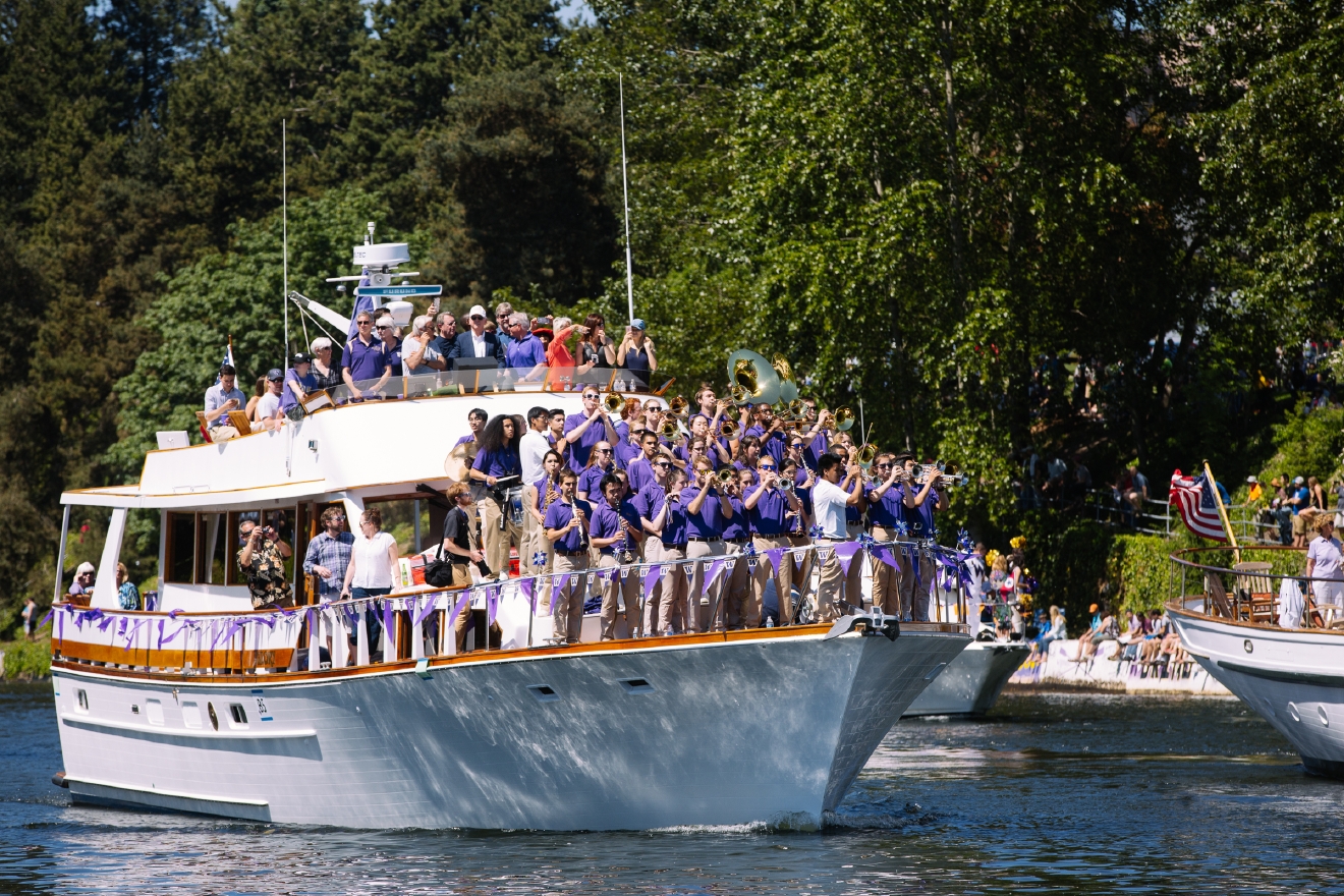 Photos Thousands come out for Seattle Yacht Club's Opening Day