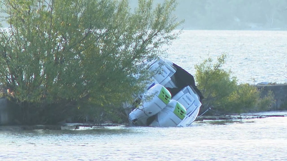 Boat hits break wall, passenger found later WHAM
