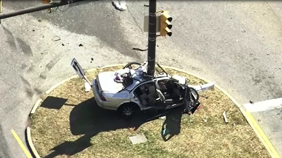 2 people killed in car crash in Maryland, police say | WJLA