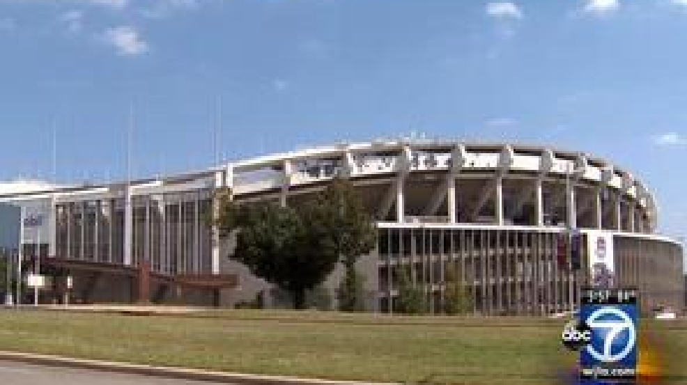 Rfk Stadium Is Crumbling Dc Residents Want New Structure Wjla