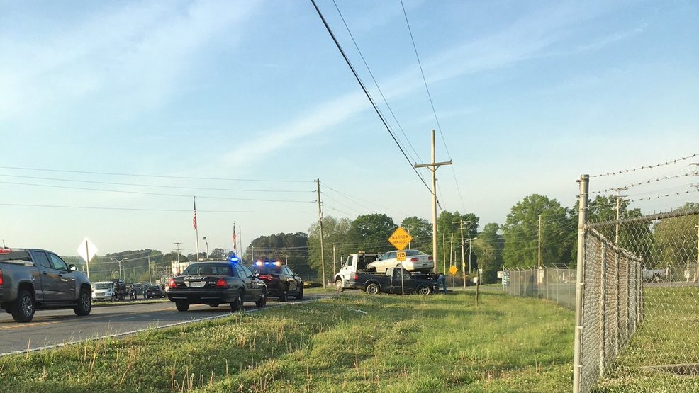3 cars involved in crash in front of Roper in Walker County Tuesday WTVC