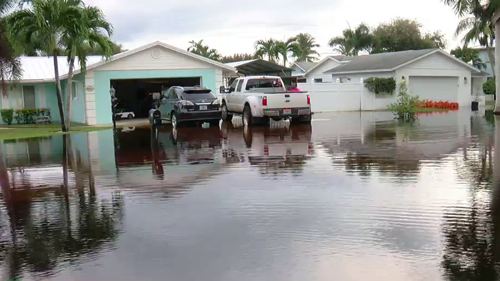 Hobe Sound neighborhood continues to flood WTVX