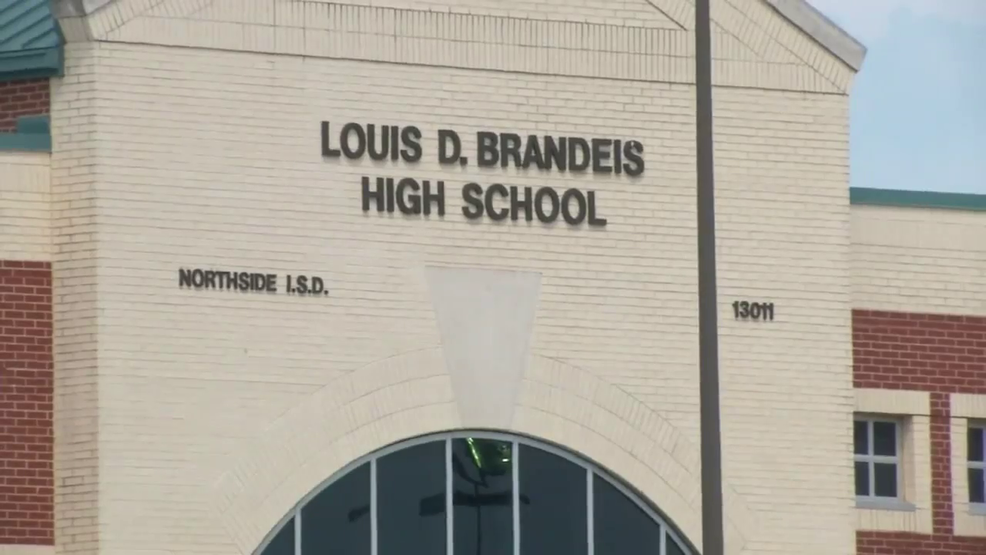 Brandeis High School student earns perfect score on SAT WOAI
