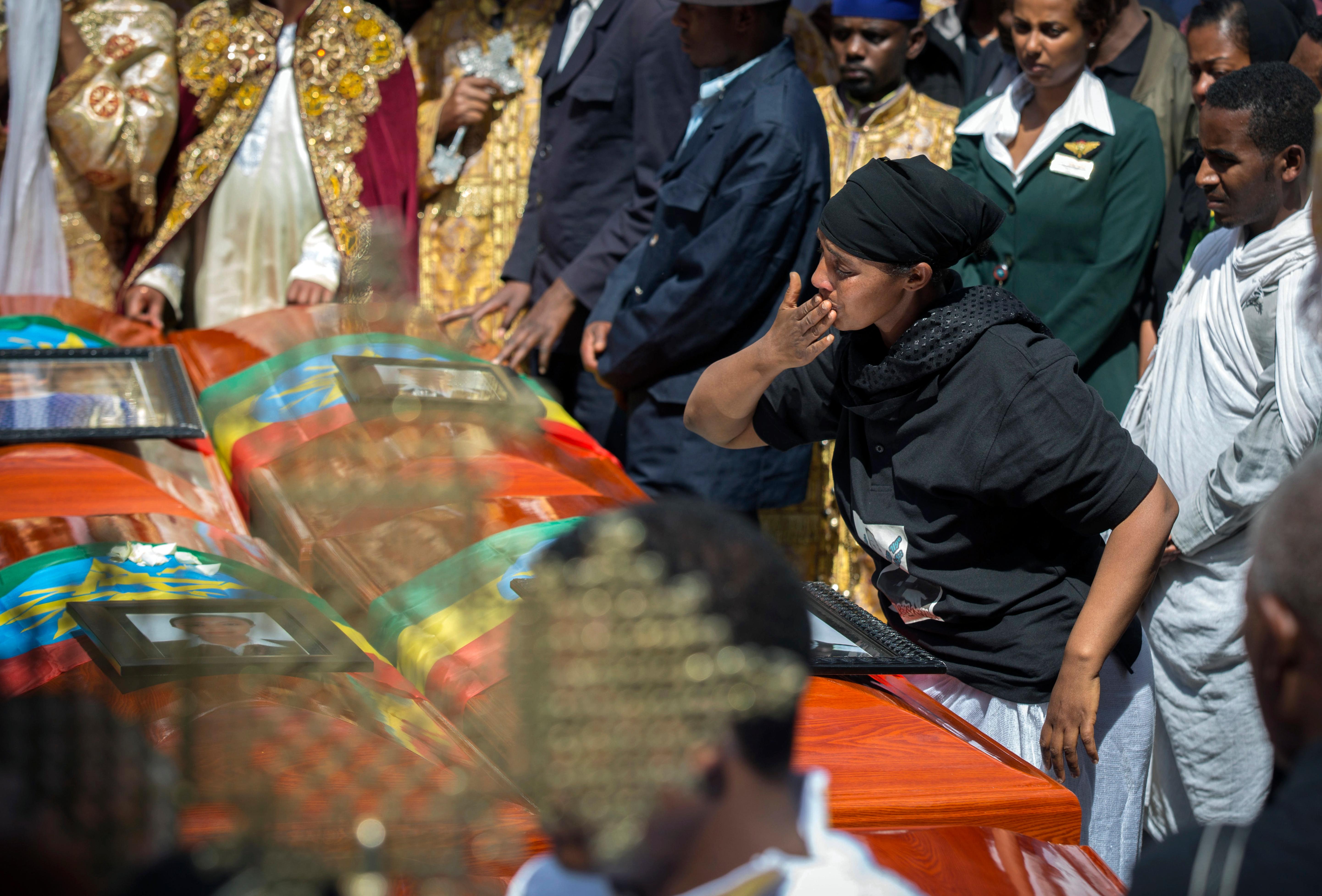 ethiopians hold mass funeral ceremony for crash victims | ktvl
