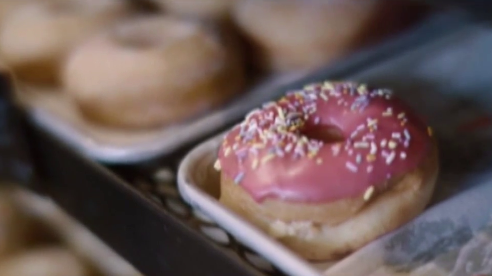 HyVee brings donuts for National Donut Day KHQA